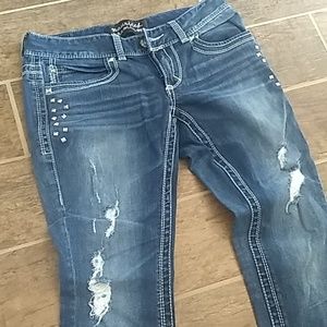 Maurices destructed jeans size 5/6 long